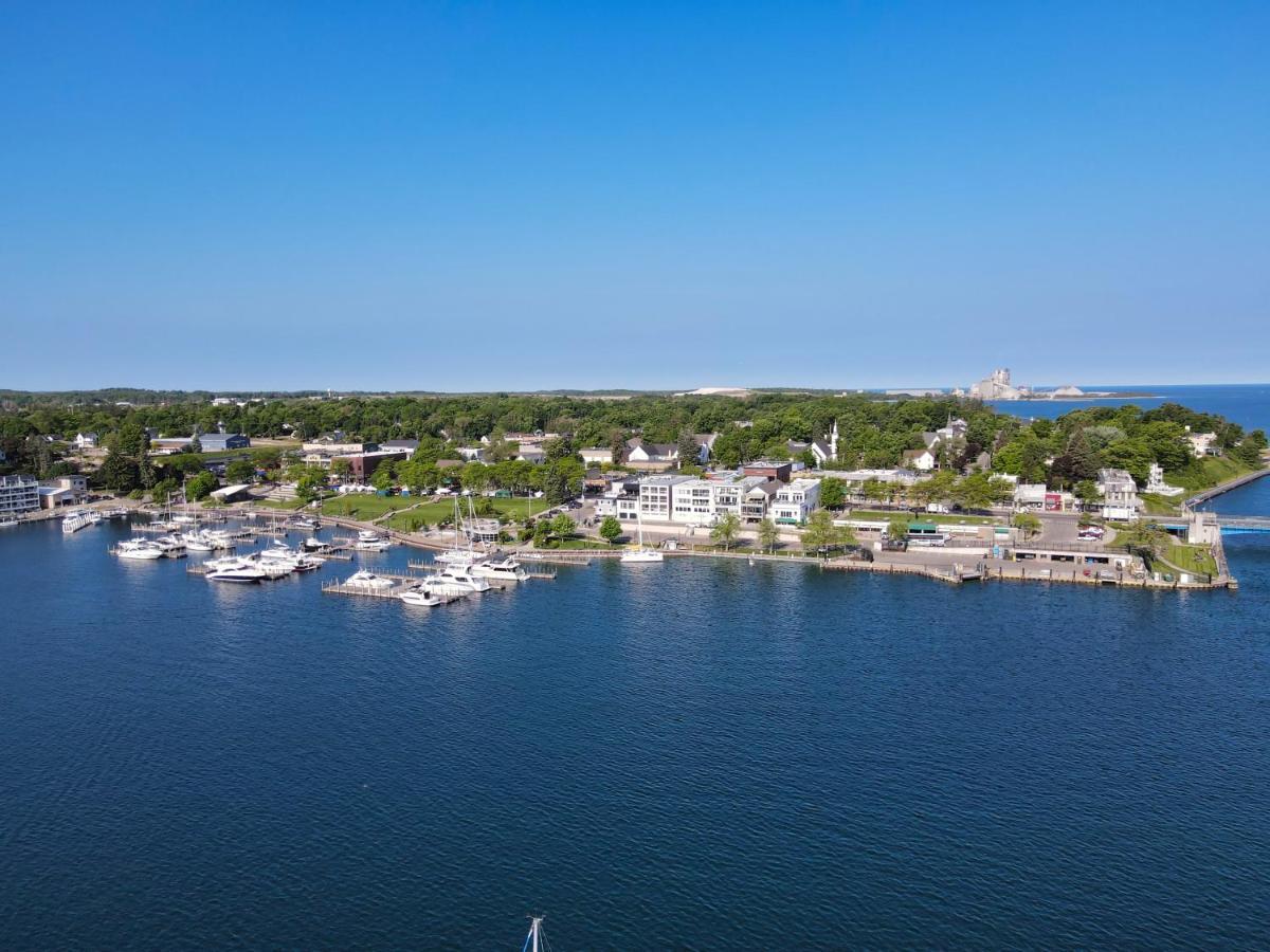 228 Edgewater Inn Charlevoix Eksteriør bilde