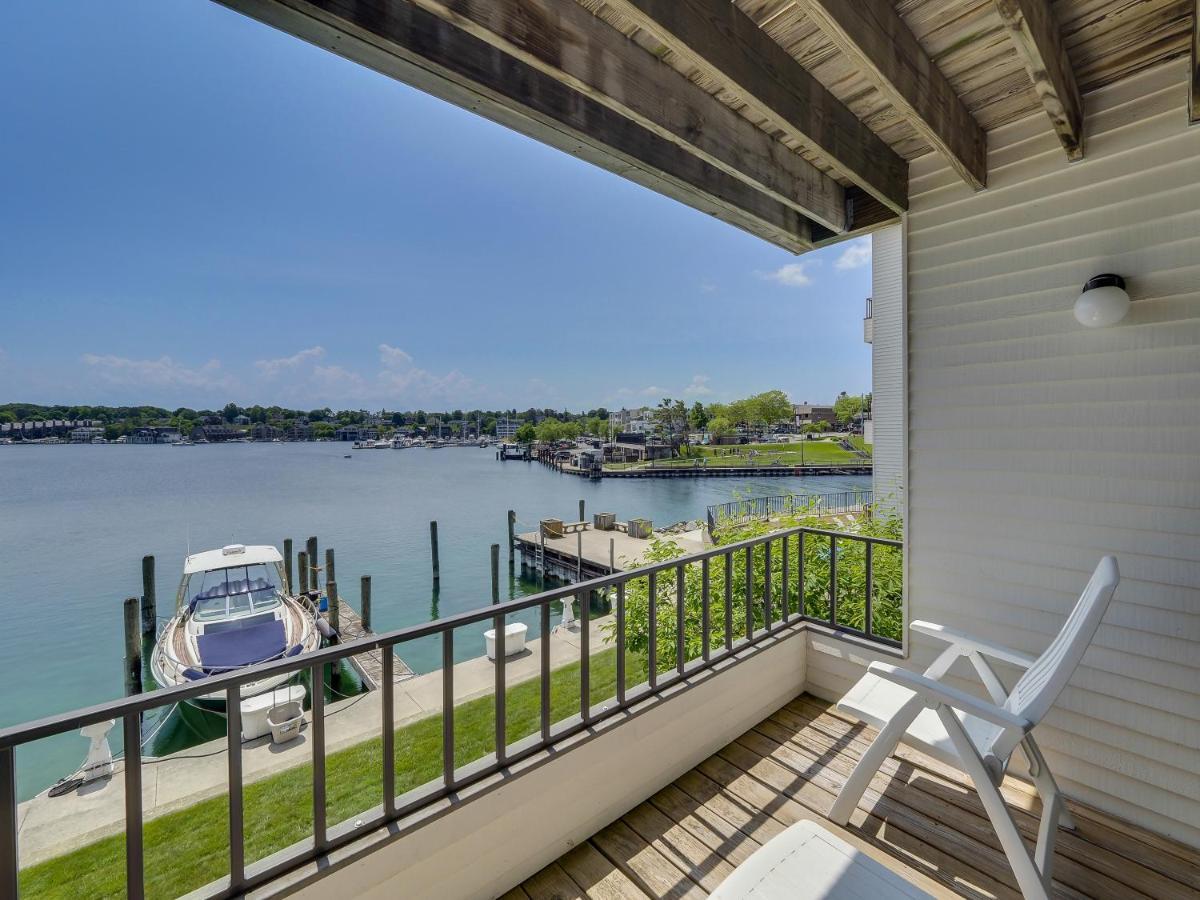 228 Edgewater Inn Charlevoix Eksteriør bilde